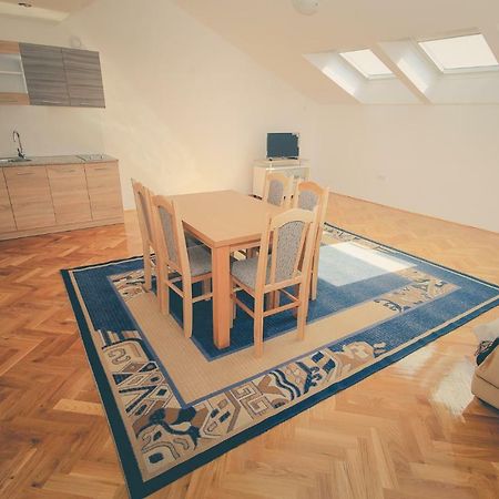 Apartmani Pranjic Каштела Экстерьер фото
