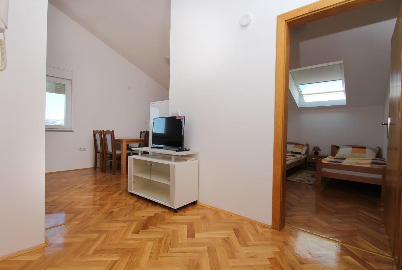 Apartmani Pranjic Каштела Экстерьер фото