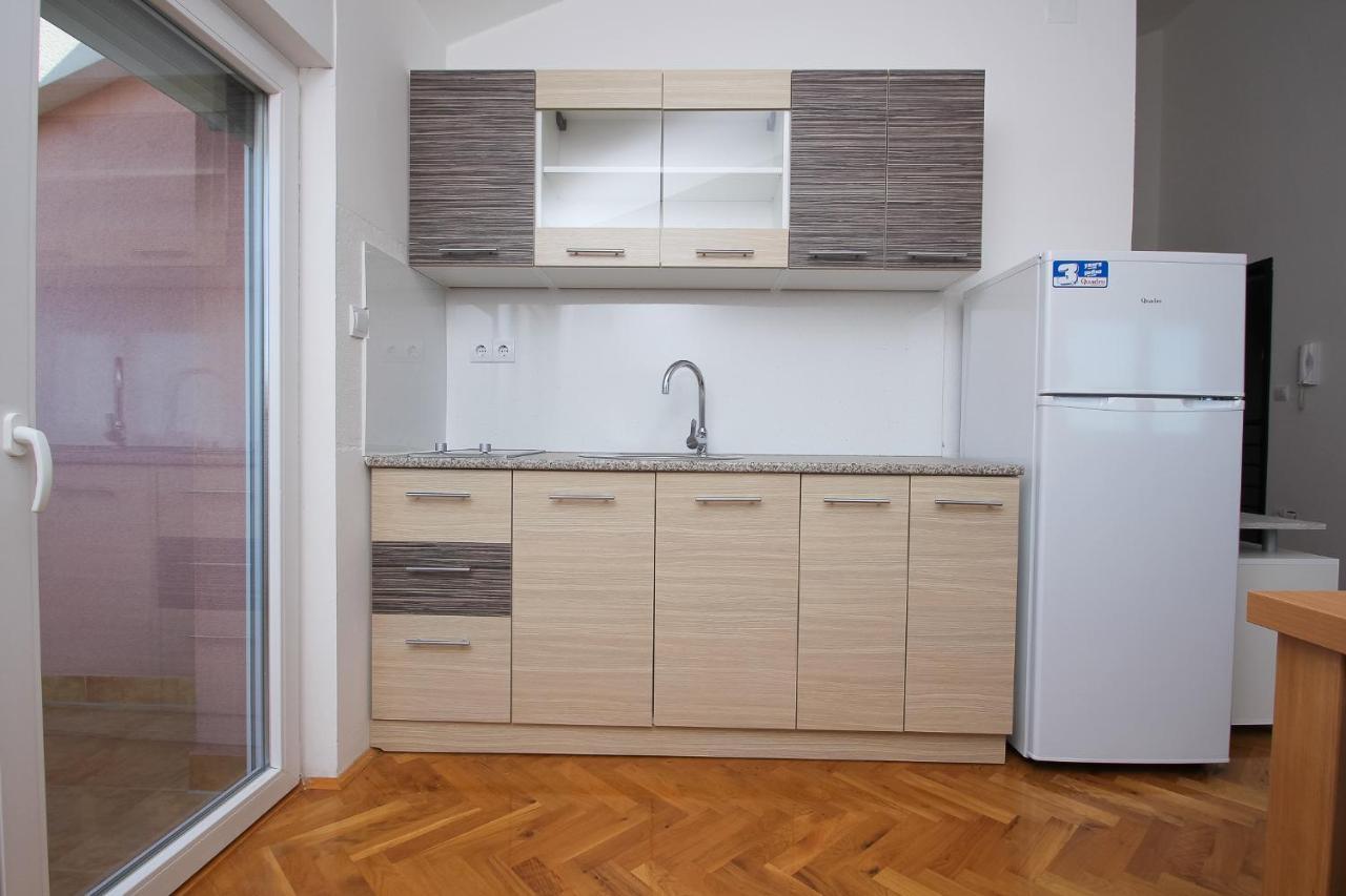 Apartmani Pranjic Каштела Экстерьер фото