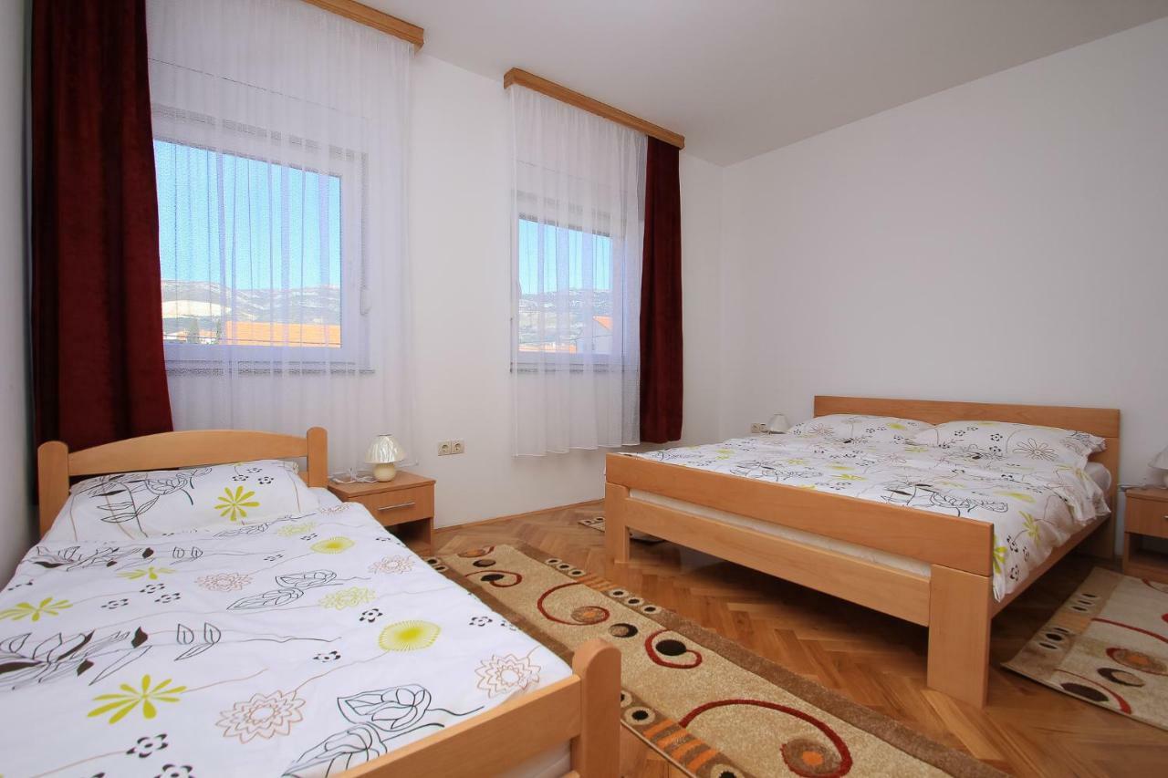 Apartmani Pranjic Каштела Экстерьер фото
