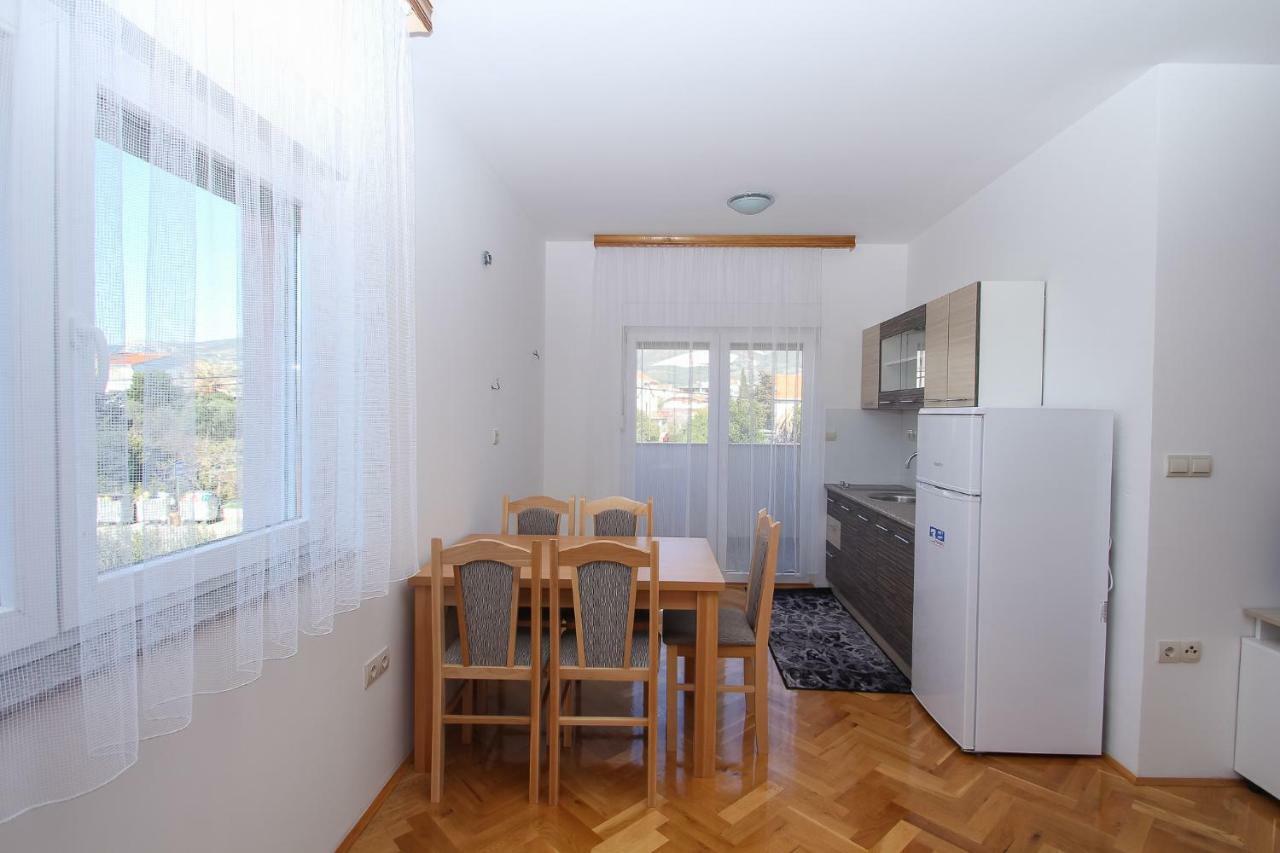 Apartmani Pranjic Каштела Экстерьер фото