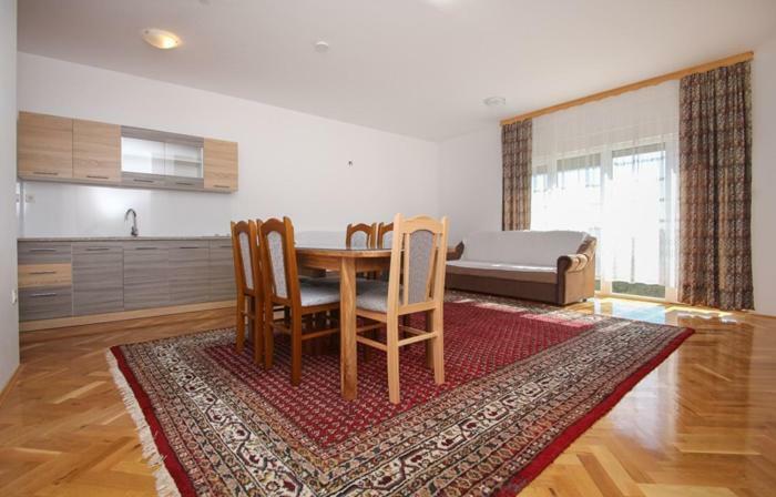 Apartmani Pranjic Каштела Экстерьер фото