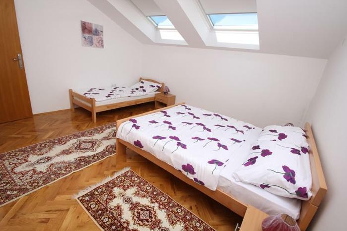 Apartmani Pranjic Каштела Экстерьер фото