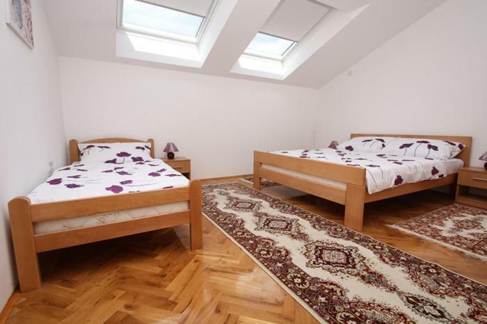 Apartmani Pranjic Каштела Экстерьер фото