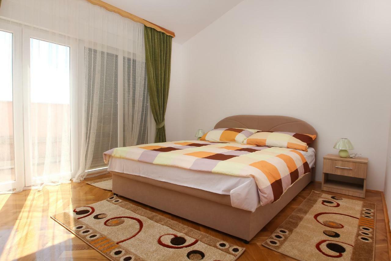 Apartmani Pranjic Каштела Экстерьер фото